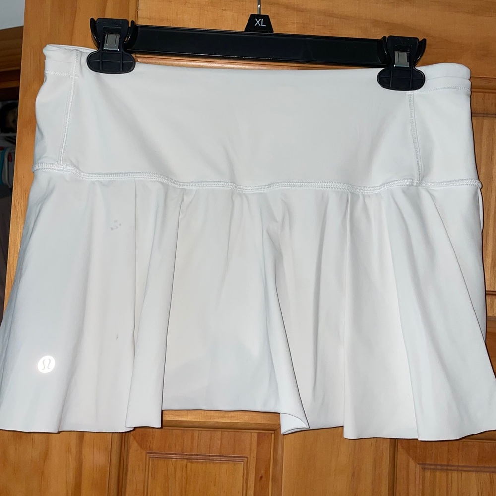 white lululemon skirt